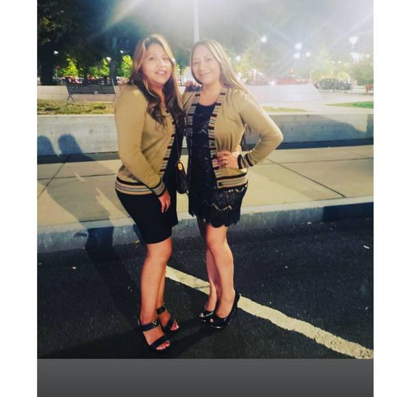 Meet your Posher, Violeta - Picture 1 of 1